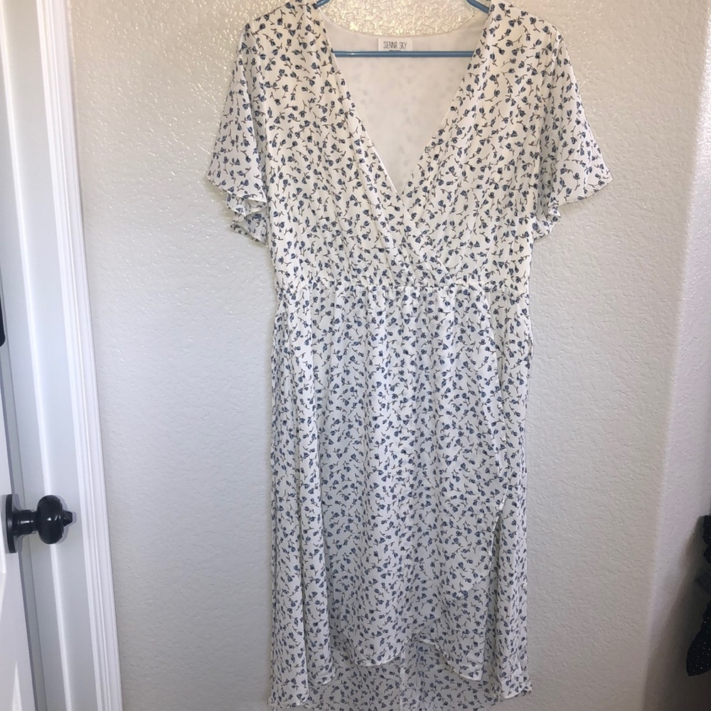 Sienna Sky- dress. Lightweight. Beautiful.
